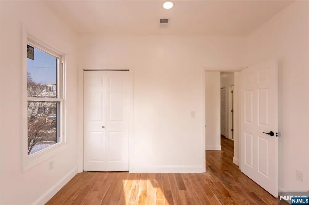 152 Washington Street Lodi, NJ 07644