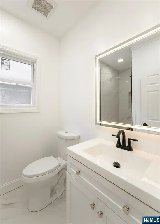 152 Washington Street Lodi, NJ 07644