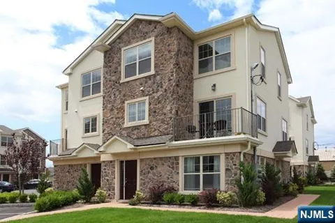 1625 Paterson Plank Road 5