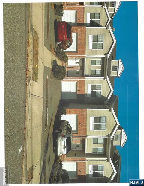 102 Berry Street 5