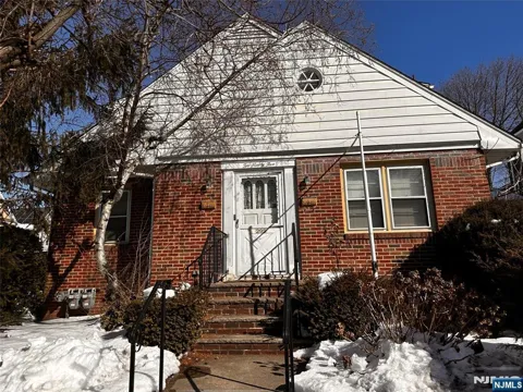 295 Grove Street 2
