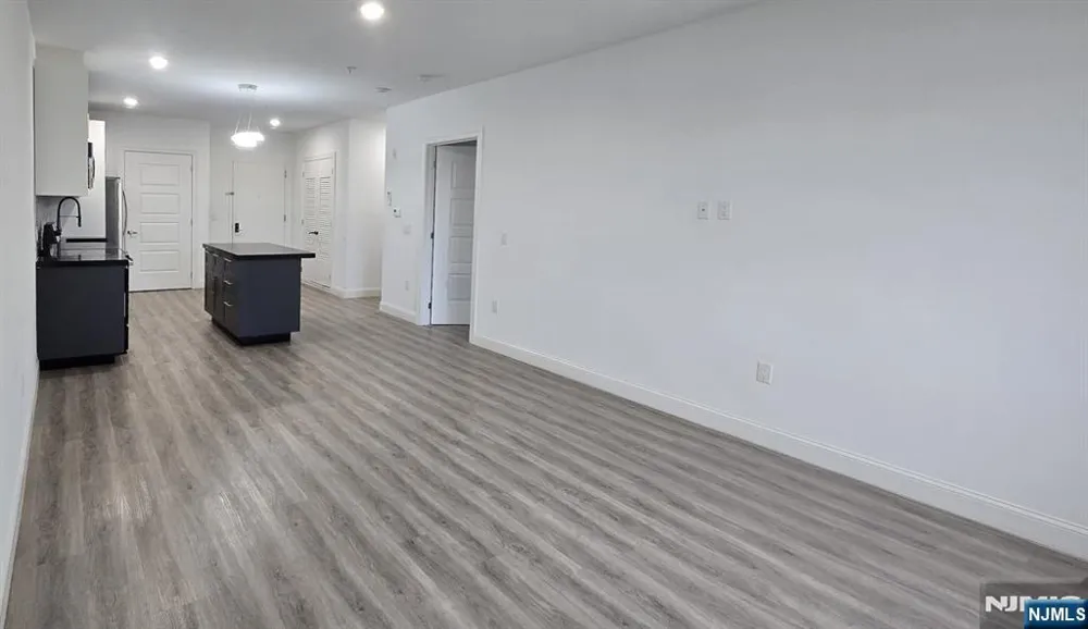 211 Baldwin Avenue 403 Jersey City, NJ 07306
