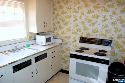150 6th Street 3
