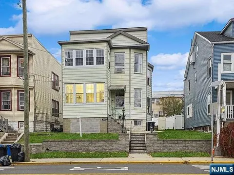 703 Schuyler