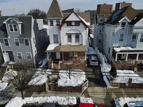 183 6th Street 181