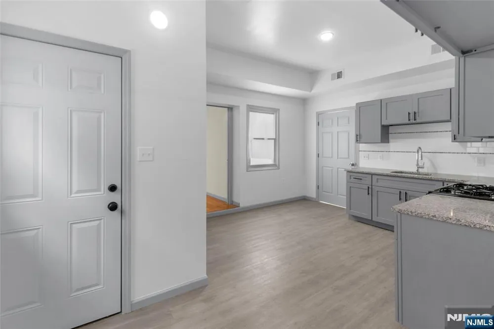 183 6th Street 181 Newark, NJ 07107