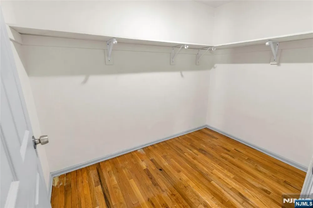 183 6th Street 181 Newark, NJ 07107