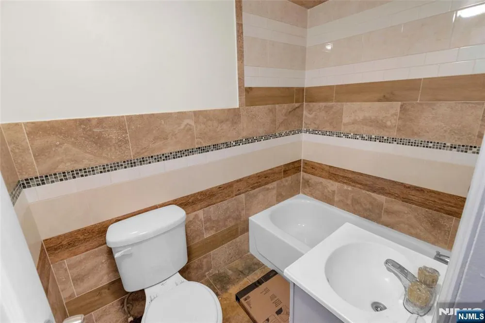 183 6th Street 181 Newark, NJ 07107