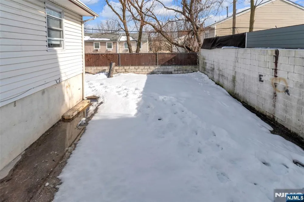 183 6th Street 181 Newark, NJ 07107