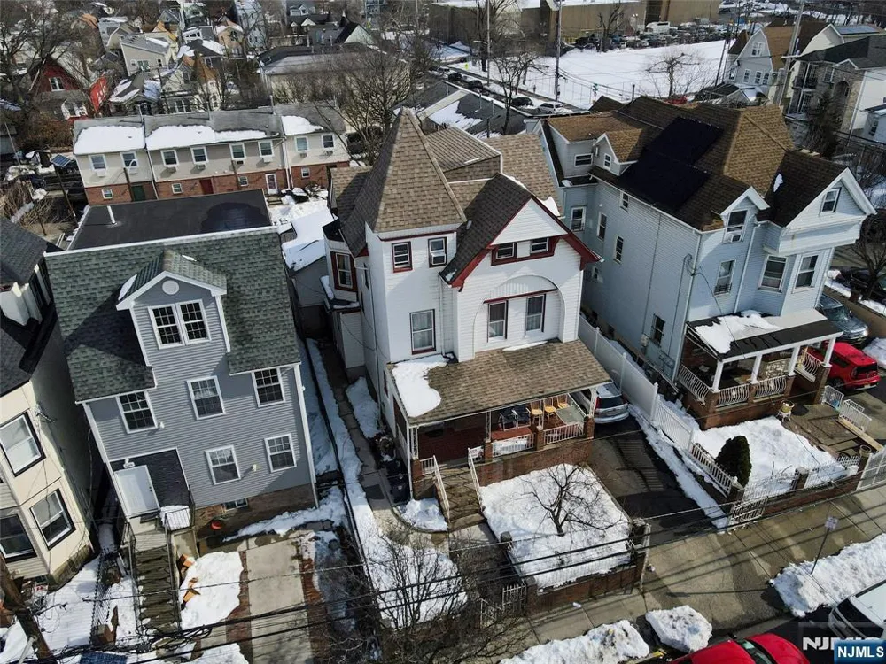 183 6th Street 181 Newark, NJ 07107
