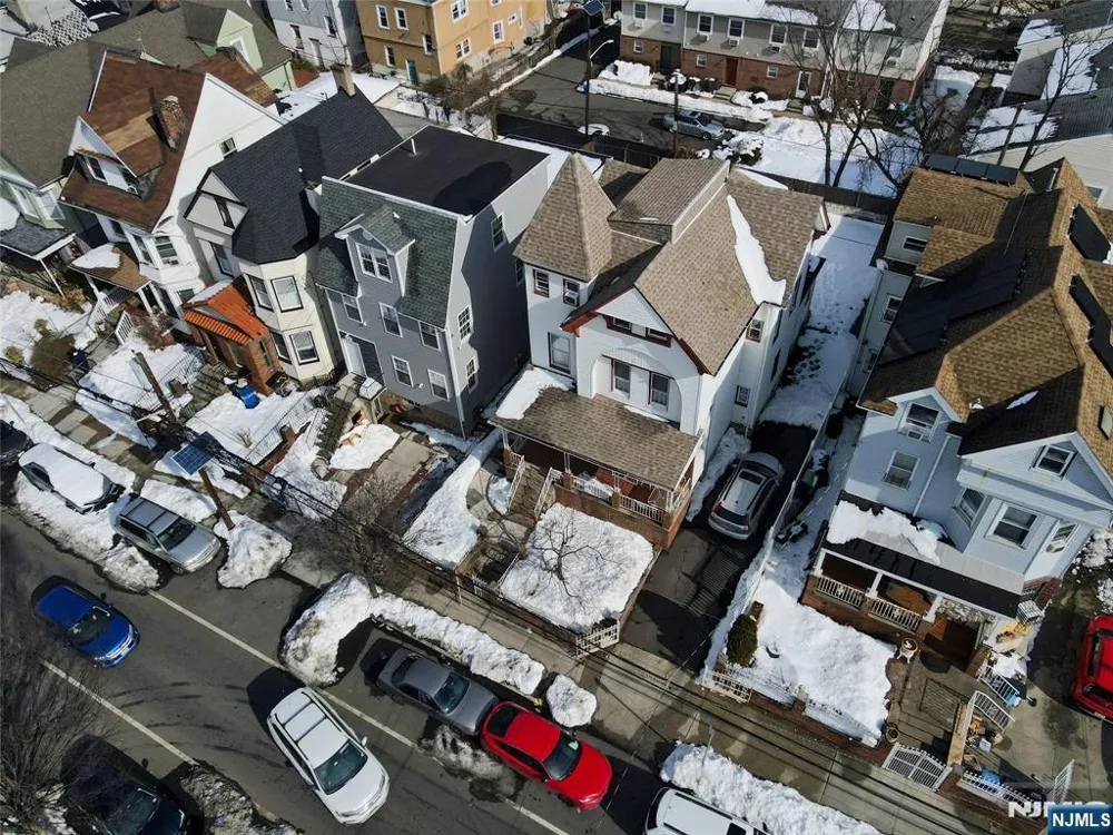 183 6th Street 181 Newark, NJ 07107