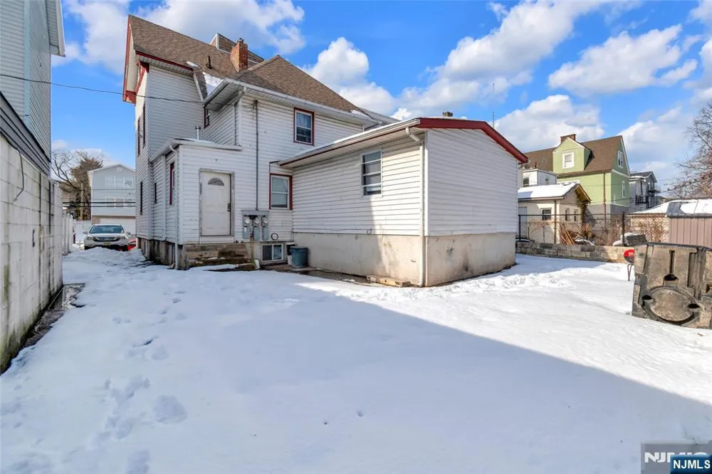 183 6th Street 181 Newark, NJ 07107