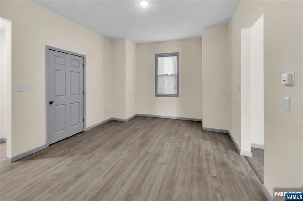 183 6th Street 181 Newark, NJ 07107