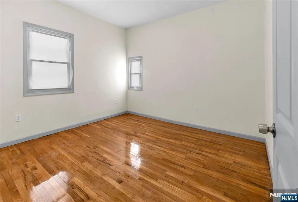 183 6th Street 181 Newark, NJ 07107