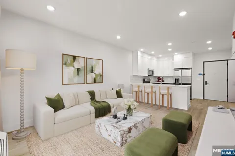 333 Bergen Boulevard 422