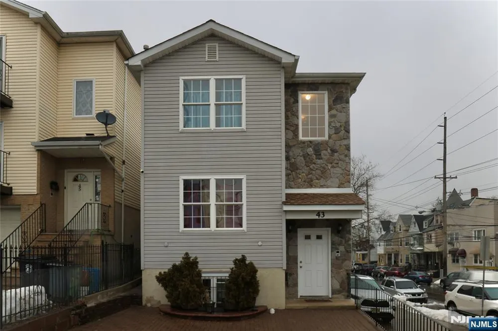43 2nd Avenue Newark, NJ 07104