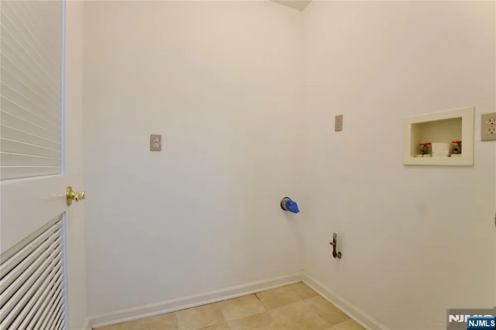 43 2nd Avenue Newark, NJ 07104