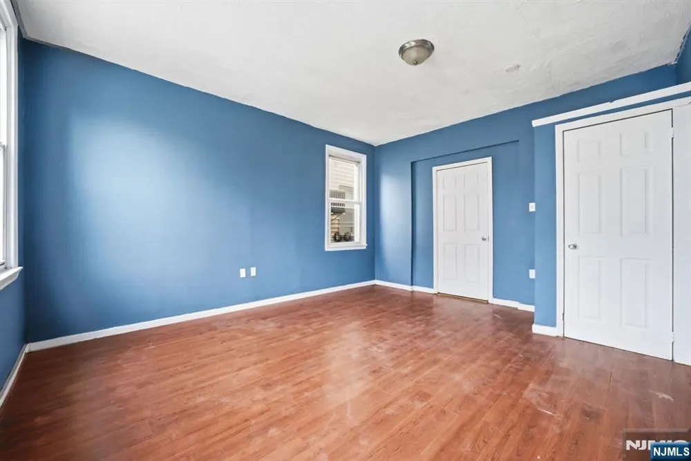 375 6th Avenue 1 Newark, NJ 07107