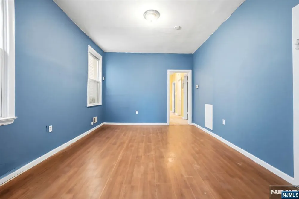 375 6th Avenue 1 Newark, NJ 07107