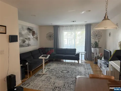 37 Park Row 2