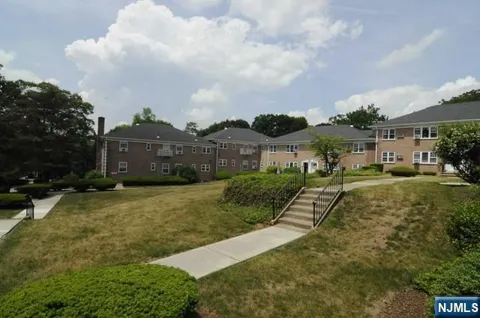 5 Heights Road O-2