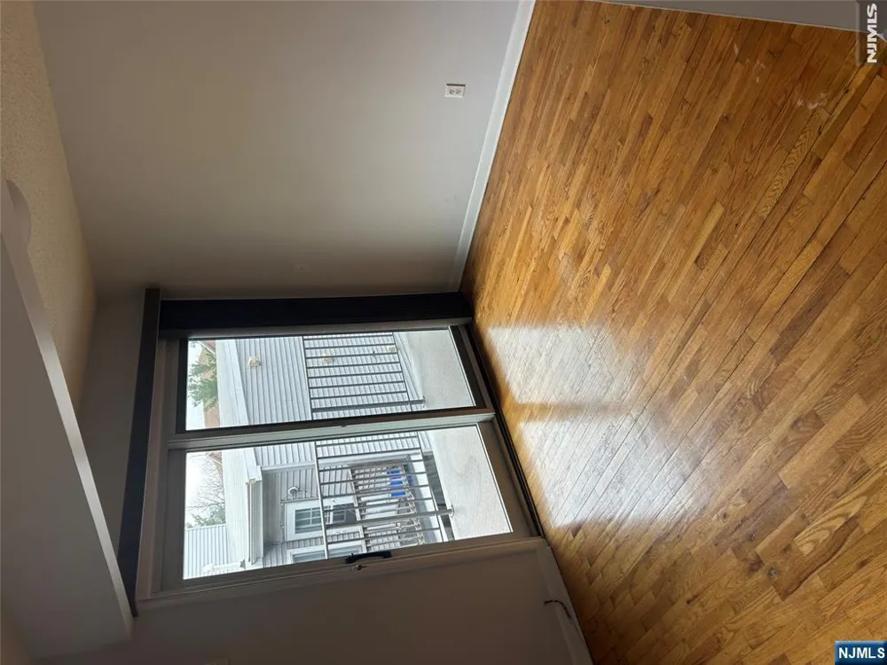 148 Undercliff Avenue 4 Edgewater, NJ 07020