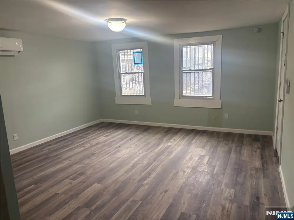 172 Main Street 5 Paterson, NJ 07522