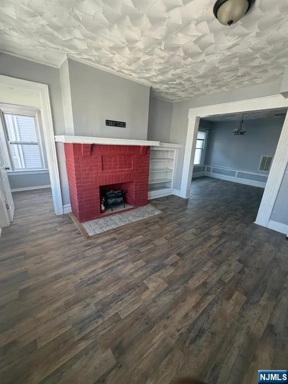 73 Arsdale 2 East Orange, NJ 07018
