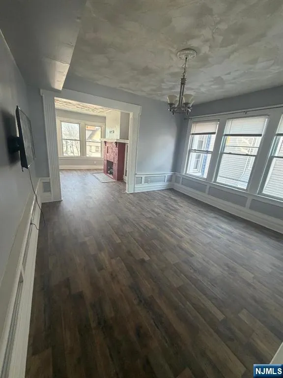73 Arsdale 2 East Orange, NJ 07018