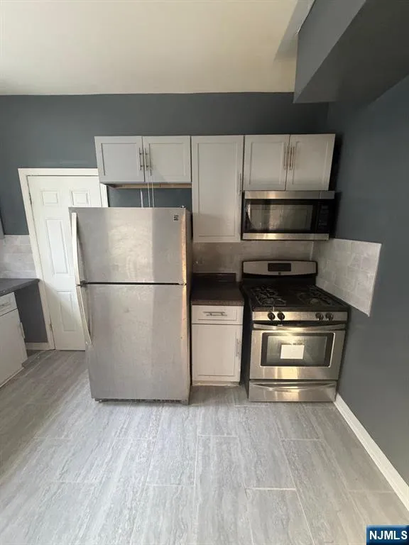 73 Arsdale 2 East Orange, NJ 07018