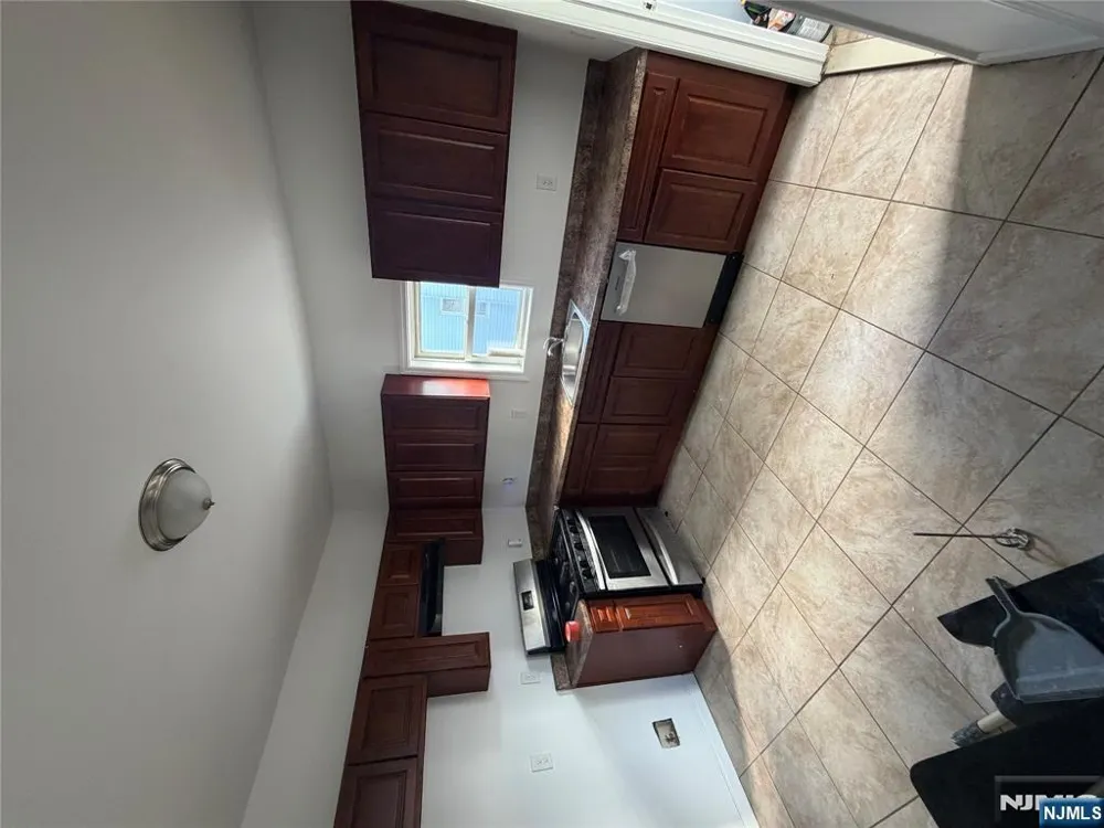 81-85 Columbia Avenue 2 Newark, NJ 07106