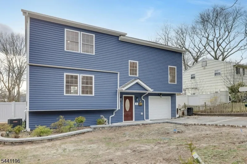 1 Kinderkamack Rd Hillsdale, NJ 07642