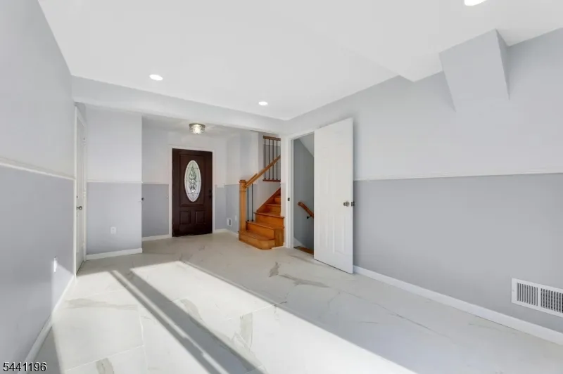 1 Kinderkamack Rd Hillsdale, NJ 07642