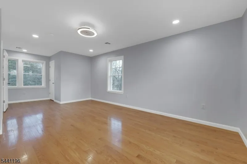 1 Kinderkamack Rd Hillsdale, NJ 07642