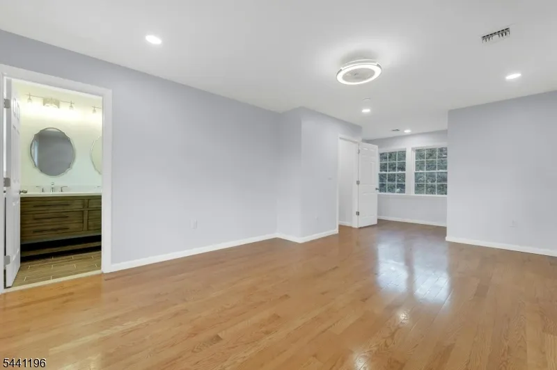 1 Kinderkamack Rd Hillsdale, NJ 07642