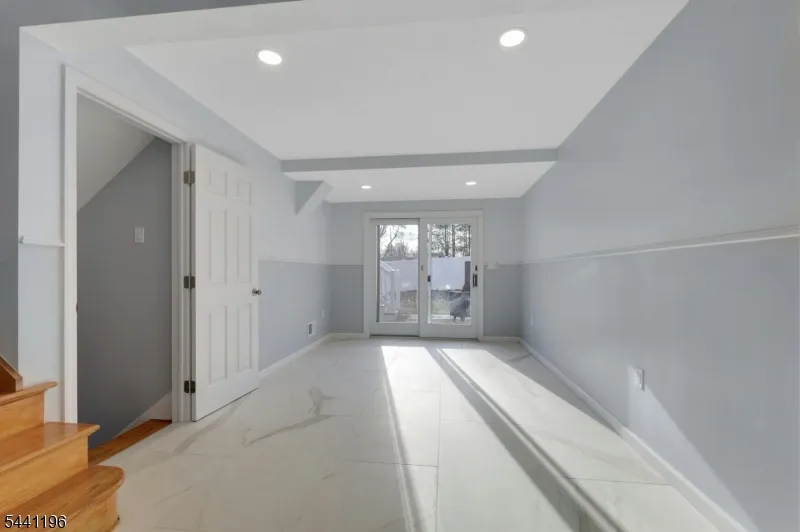 1 Kinderkamack Rd Hillsdale, NJ 07642