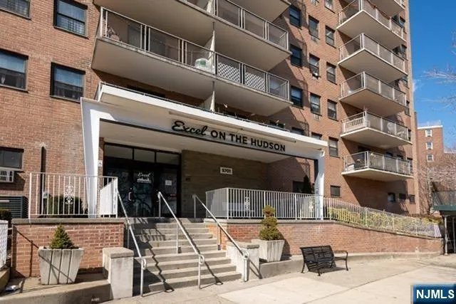 5701 Kennedy Boulevard 14 L West New York, NJ 07093