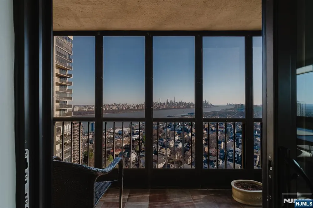 200 Winston Drive 2319 Cliffside Park, NJ 07010