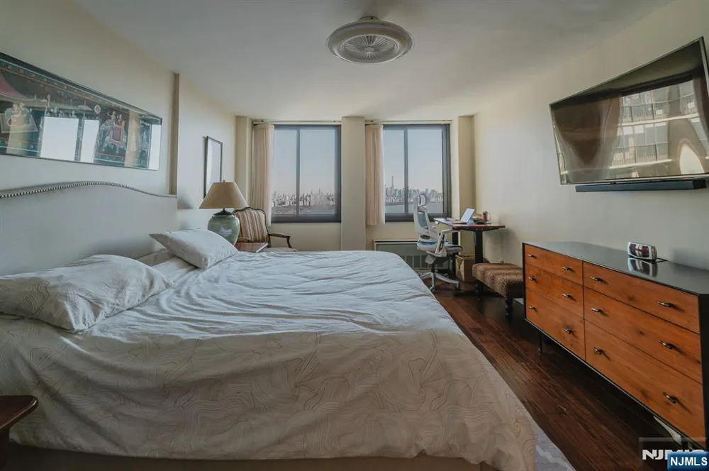 200 Winston Drive 2319 Cliffside Park, NJ 07010