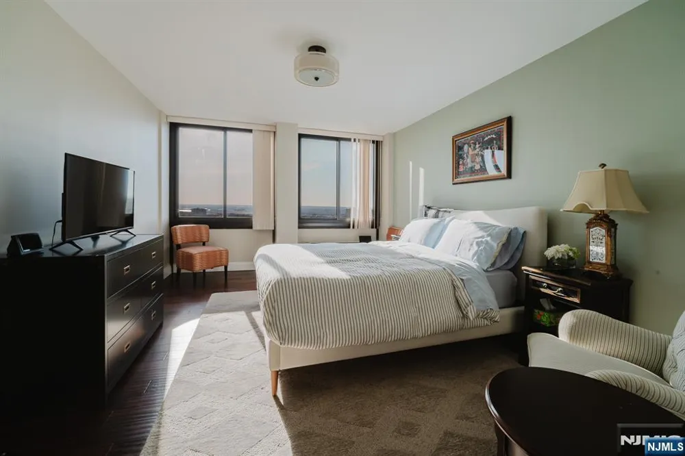 200 Winston Drive 2319 Cliffside Park, NJ 07010