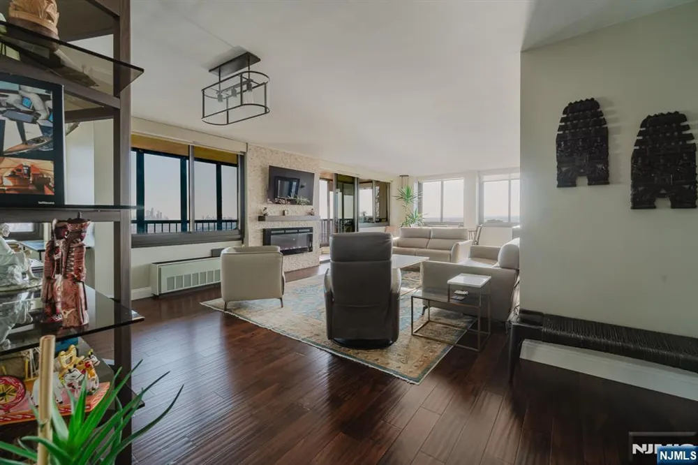 200 Winston Drive 2319 Cliffside Park, NJ 07010
