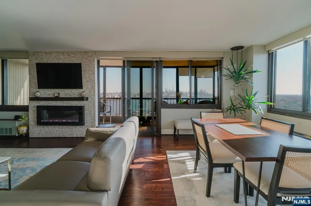 200 Winston Drive 2319 Cliffside Park, NJ 07010