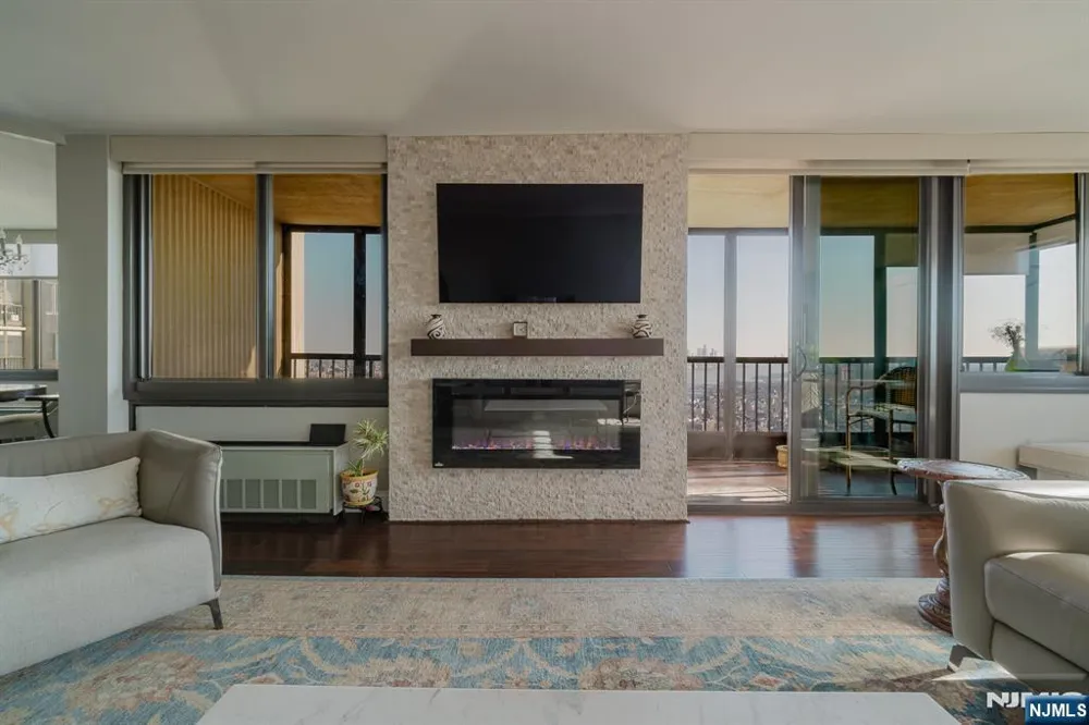 200 Winston Drive 2319 Cliffside Park, NJ 07010