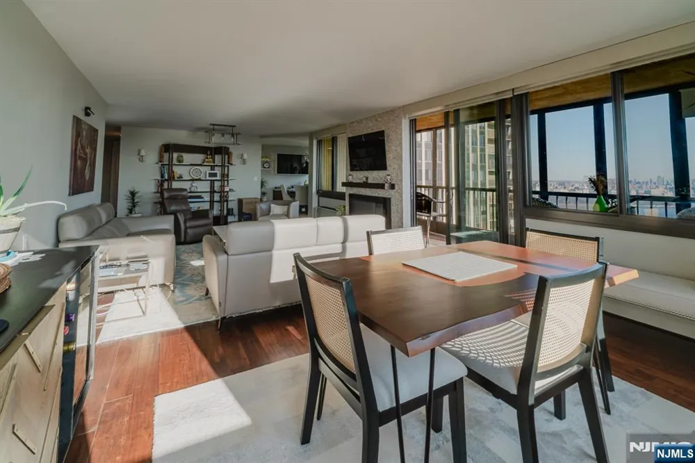 200 Winston Drive 2319 Cliffside Park, NJ 07010