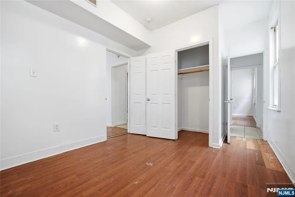 375 6th Avenue 2 Newark, NJ 07107