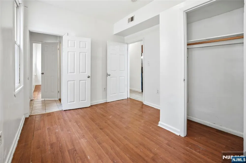 375 6th Avenue 2 Newark, NJ 07107