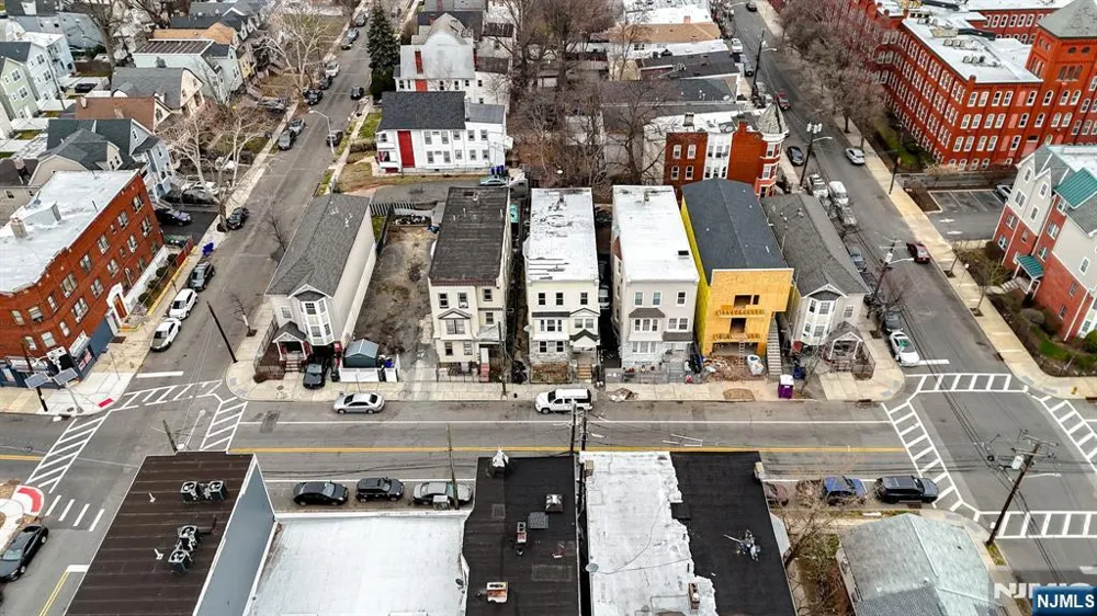 375 6th Avenue 2 Newark, NJ 07107