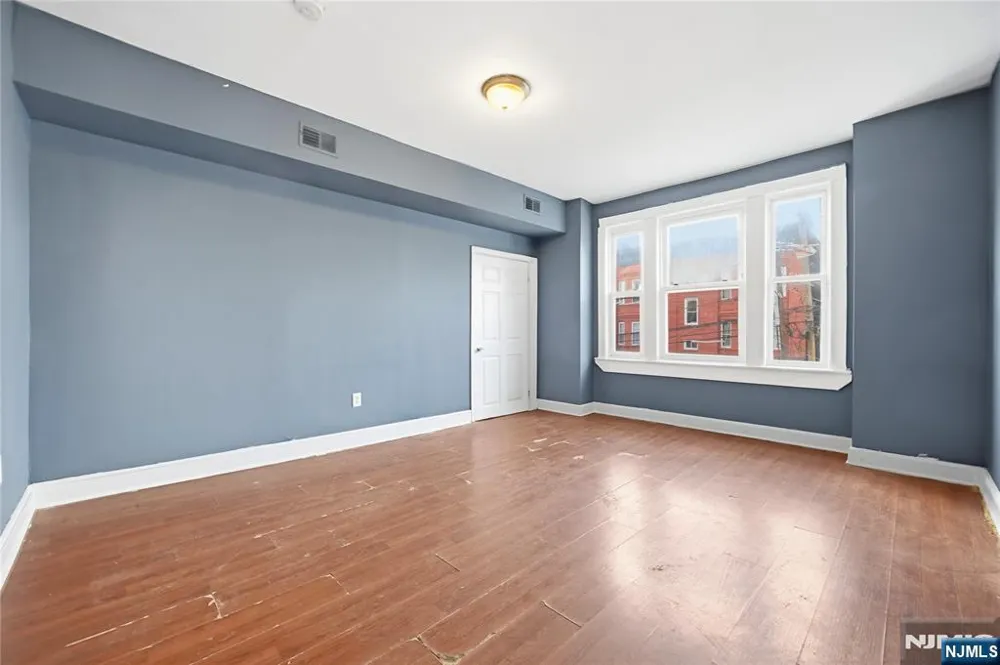 375 6th Avenue 2 Newark, NJ 07107