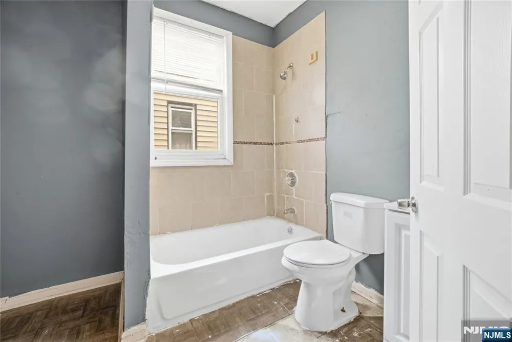 375 6th Avenue 2 Newark, NJ 07107
