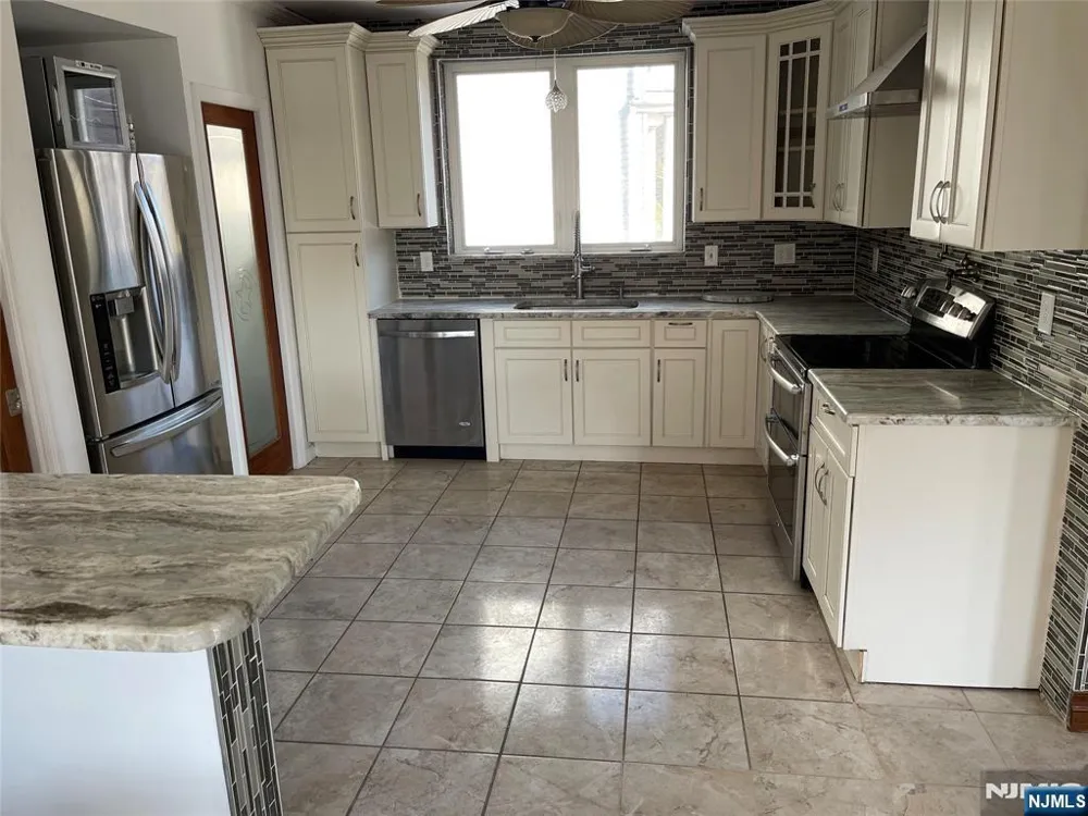 138 Pompton Avenue Verona, NJ 07044